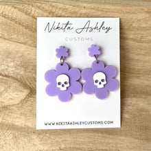 Load image into Gallery viewer, Skull Daisy Earrings